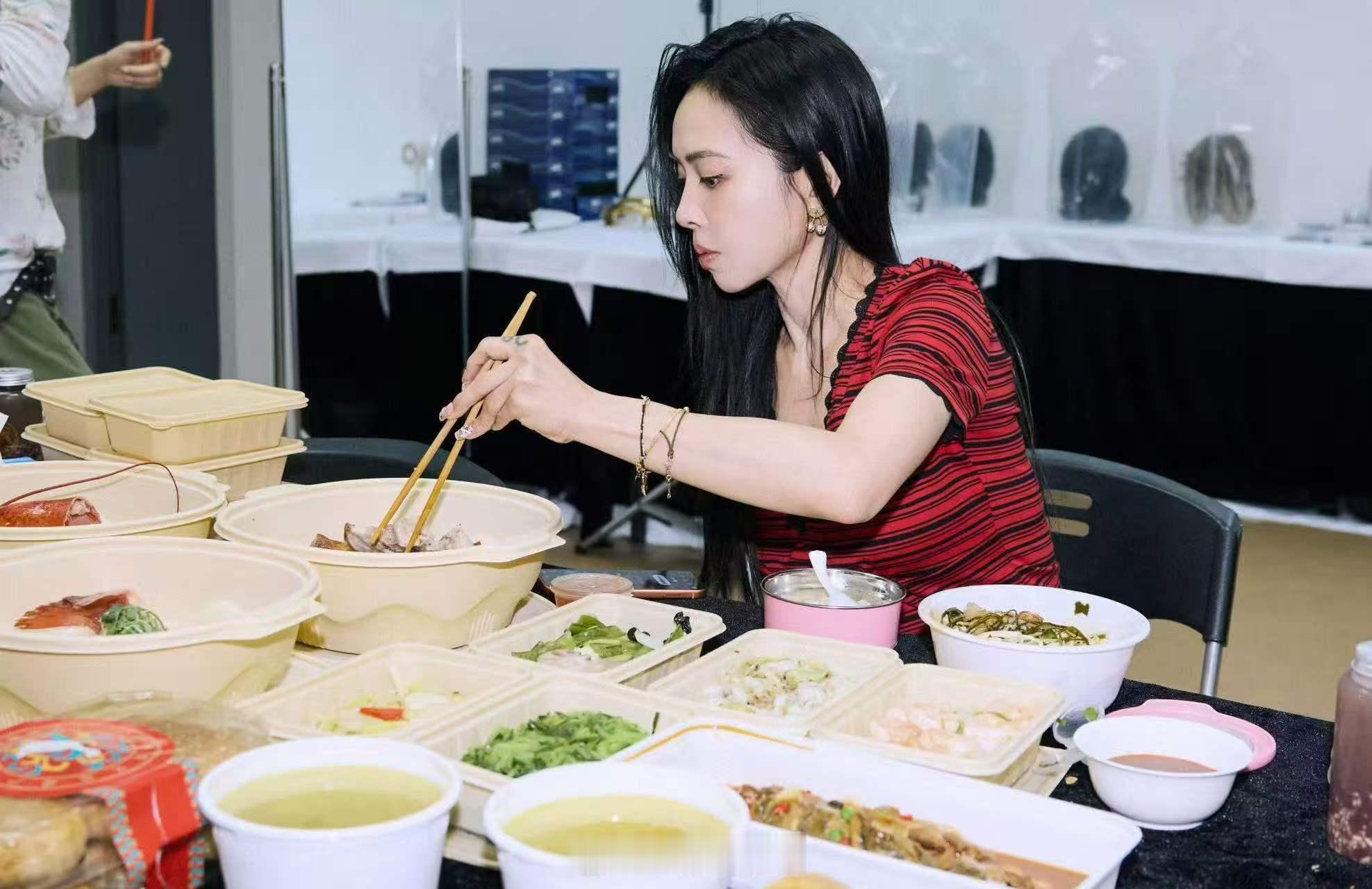 蔡依林分享合肥美食 蔡依林工作室分享在蔡依林在合肥品尝合肥美食，并表示属于合肥的