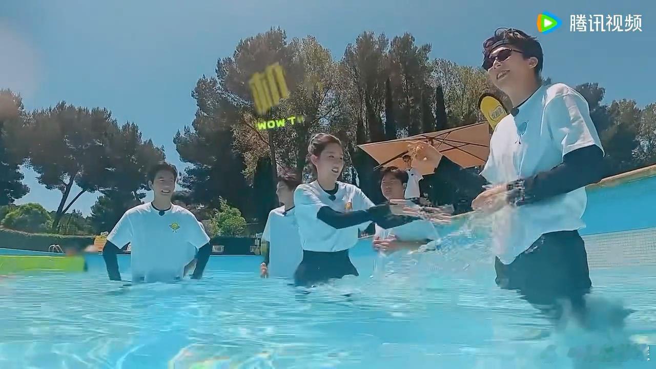 对刘宇宁怕水有了实感 刘宇宁怕水程度 地球团海上体验笑点拉满，刘宇宁摩托艇环节全