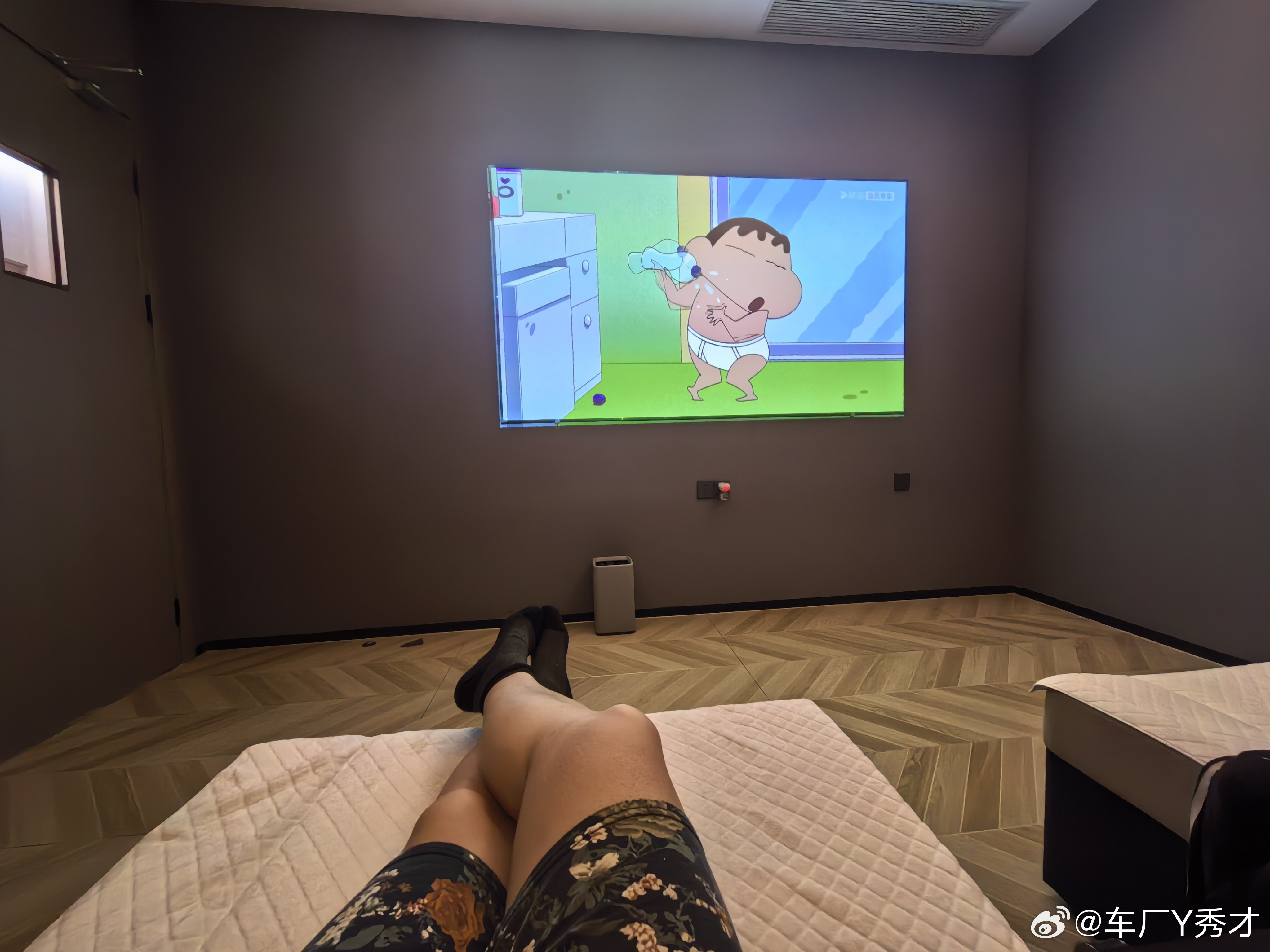 周末拔了罐做了足疗，有点承受不住，这一早起来浑身酸痛。车厂y秀才的回国休闲时光