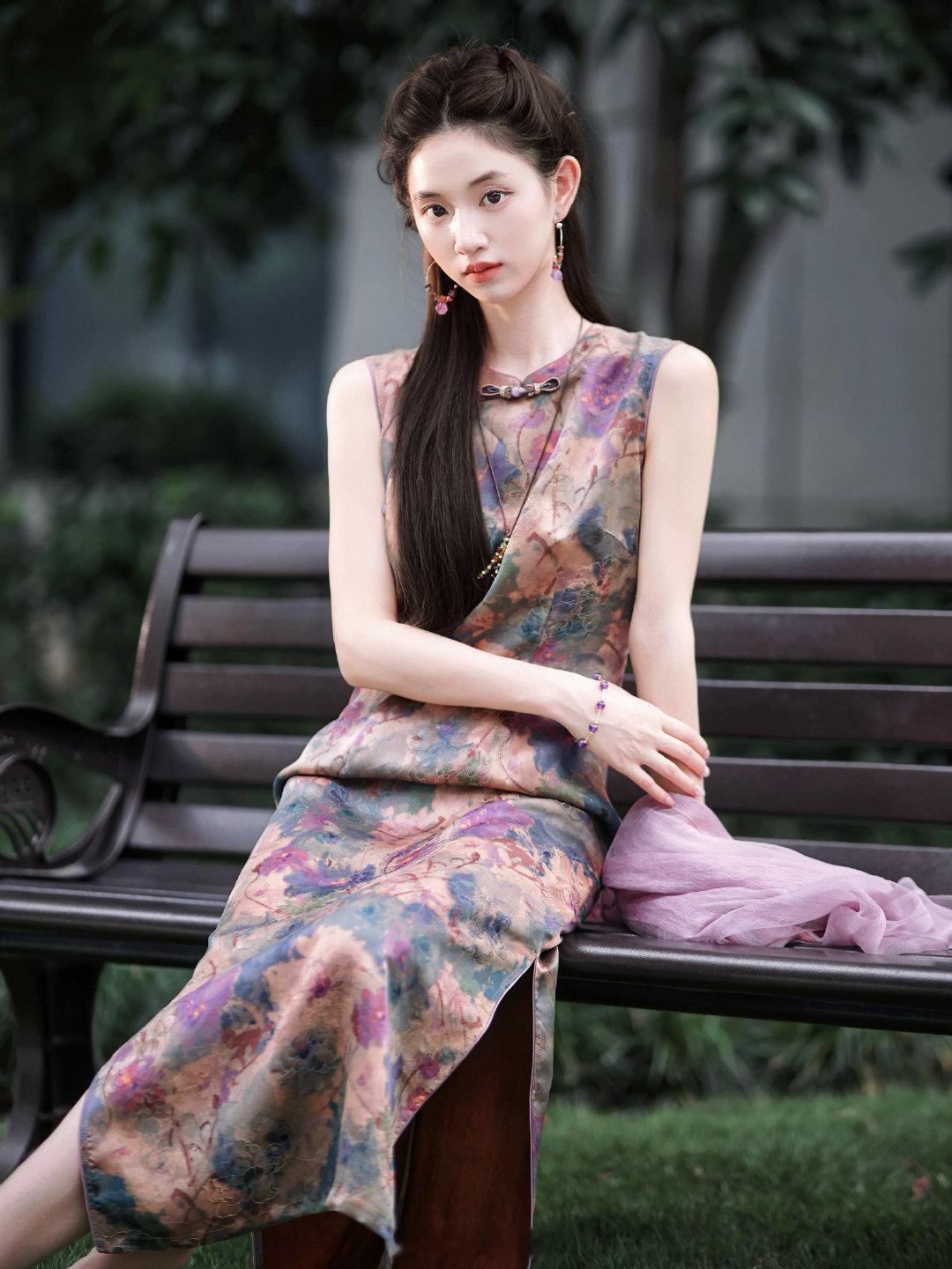 终于懂了什么叫“一袭旗袍，万般风雅”中式的温柔气韵真的是任何裙子替代不了的 