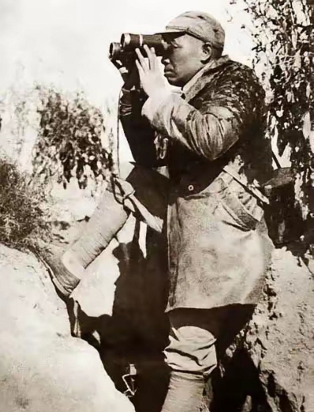 彭老总在前线：距离敌人近500米。你知道这是哪一场战役吗？铭记历史