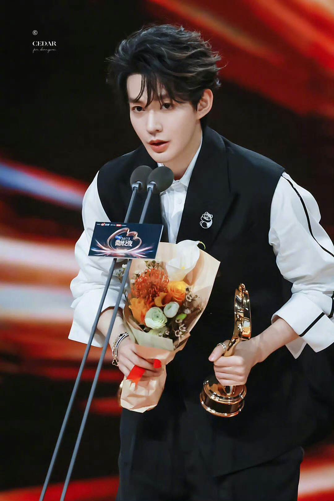 邓为带着钻石上微博之夜✨和邓为一起见证年度闪耀时刻✨邓为微博之夜官宣我们邓为满心