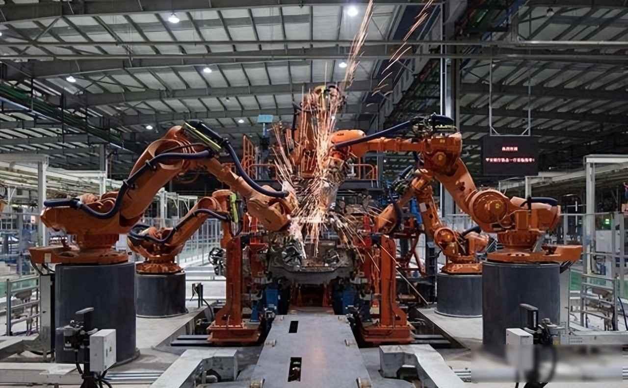 中国工厂不靠便宜，靠全链，全球都绕不开它

2021年的时候，中国制造业产值在全