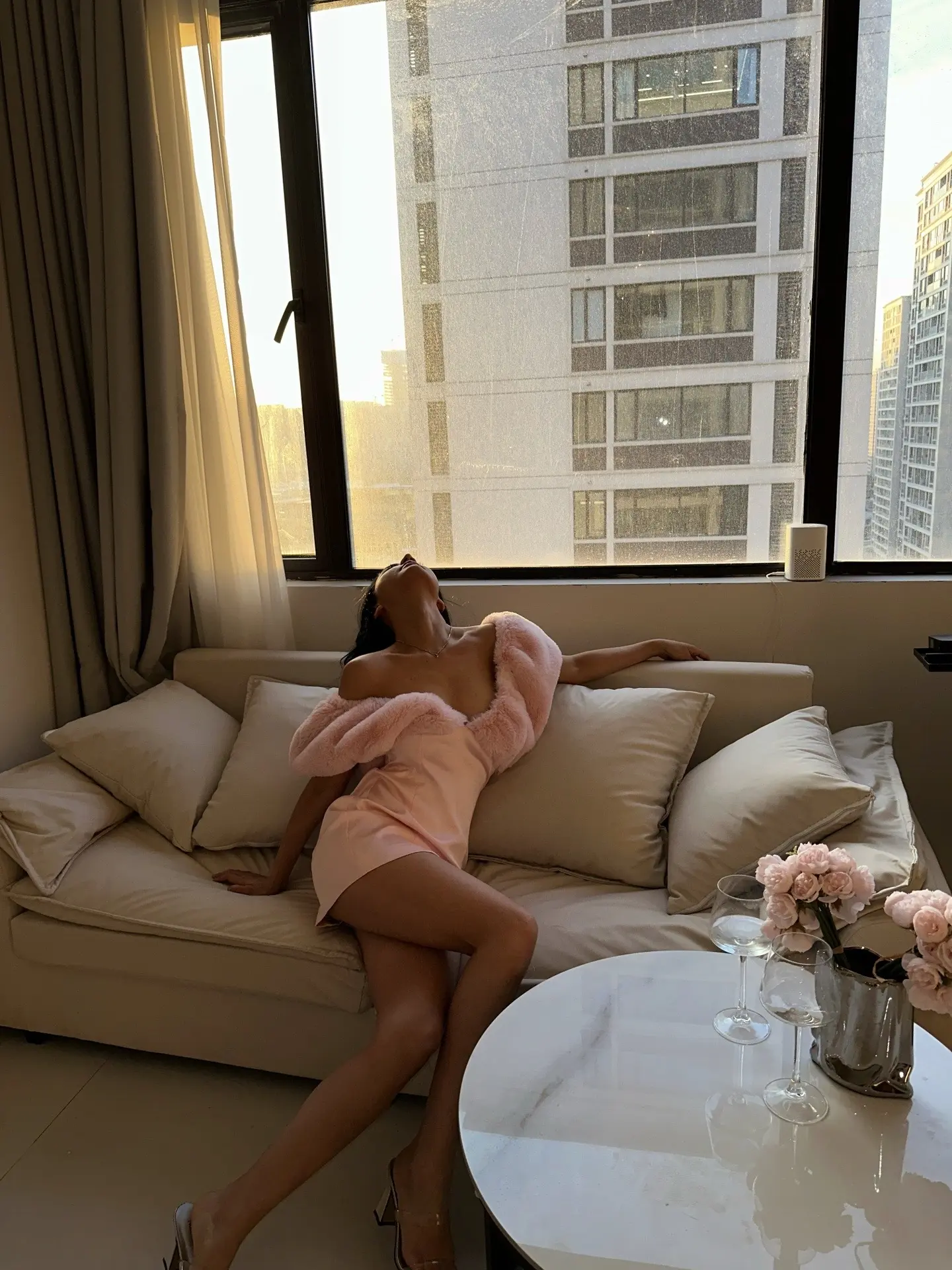 宅家辣妹圣诞照。