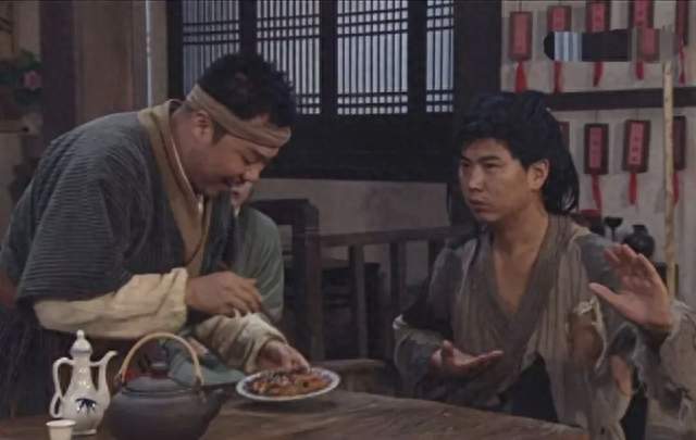 从免费大食堂改成爱心粥屋，现实给善意上了一课