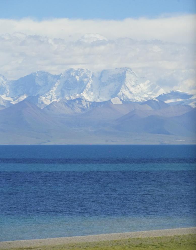 真正治愈人的，从来不是远方的风景。

我们总以为，旅行是治愈精神内耗的万能解药。