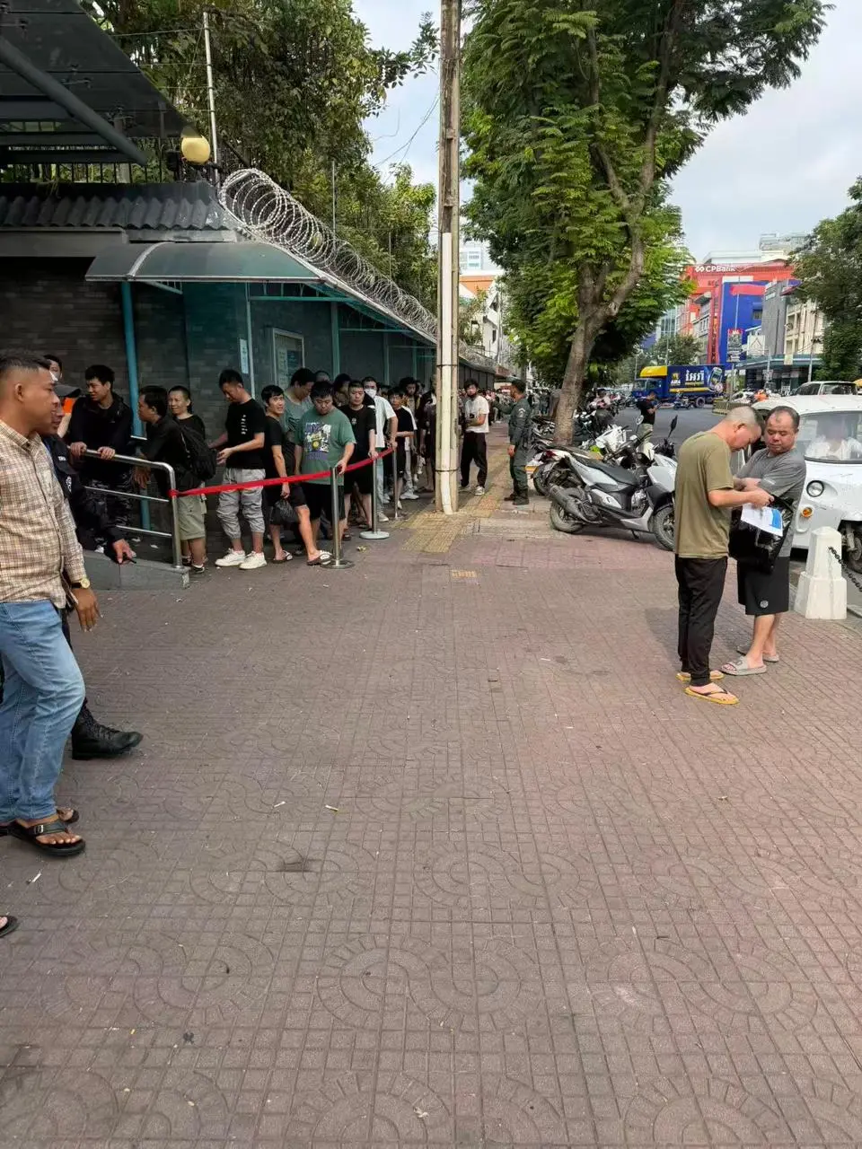 中国针对涉诈黑灰产业进行专项打击