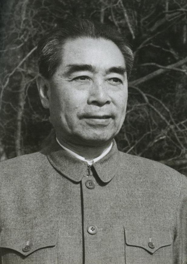 1969年张治中病逝，周总理参加告别仪式后，找张治中子女单独谈话：“你父亲生前保