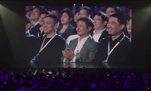 蔚小理的创始人，居然在小米汽车发布会上同框了！#小米汽车3月28日正式上市# ​