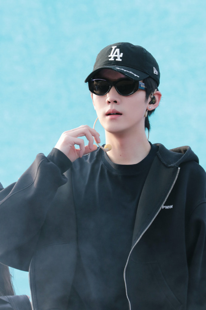 李怀安切号任豪李怀安切号 任豪李怀安切号，期待舞台！ 