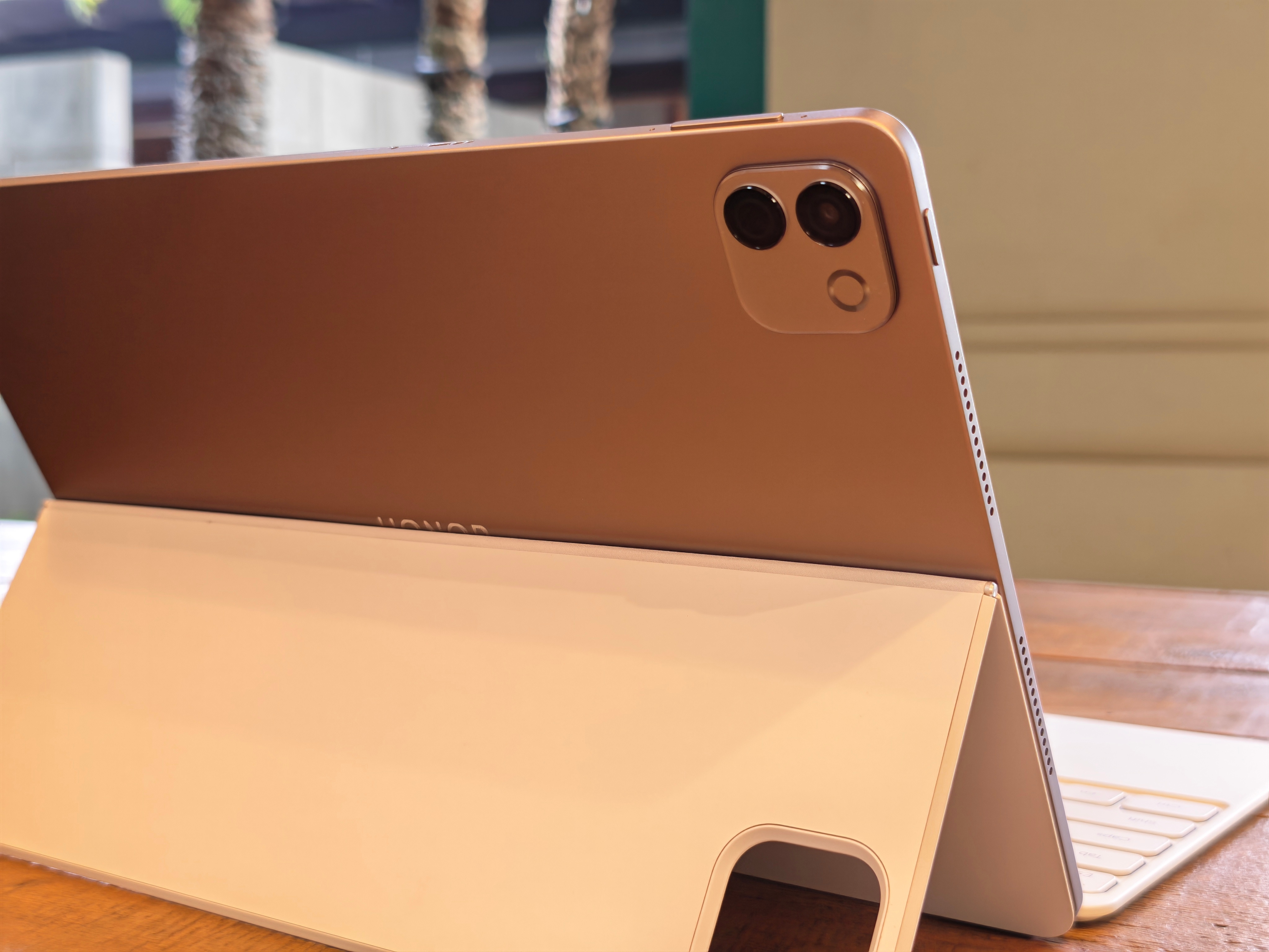 荣耀MagicPad 3 Pro  12.3 确实是轻薄，而且手感真的巨好，我使