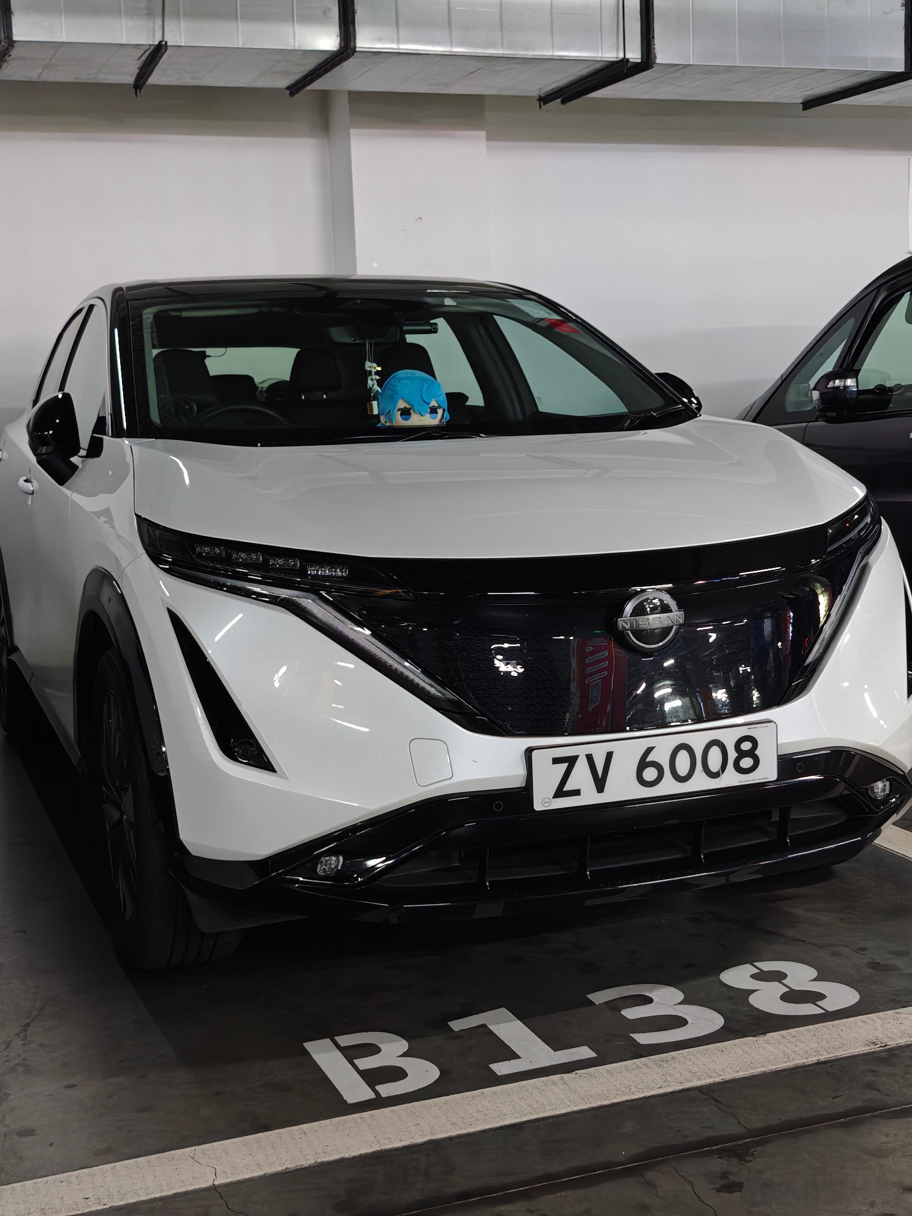 今天在商城地库看到一台日产ariya，还是港澳牌的。不知道大家还有没有印象，我们