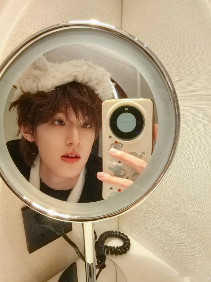 张泽禹初代四叶草的含金量 张泽禹这波真的让初代四叶草狠狠骄傲了 小时候追的星现在