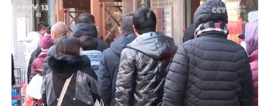 央视网消息：1月26日是农历腊月初八，为迎接腊八节的到来，不少地方有用醋腌制腊八