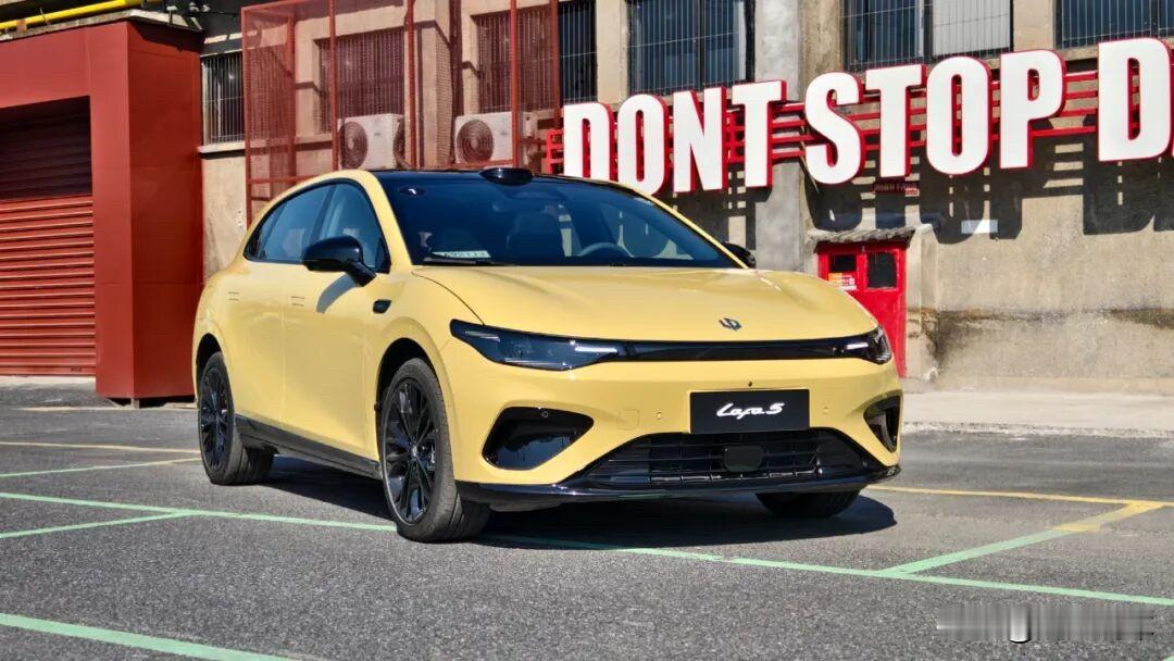 冬季冰雪天出行，十来万有什么电车好开又安全？
 
每逢冬季，我们时不时会听闻因路