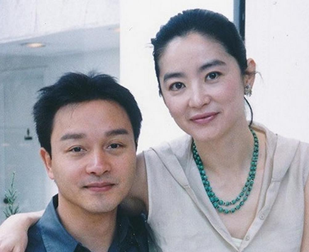 林青霞和张国荣长得像姐弟似的，他们这样的长相，男帅女美很养眼。