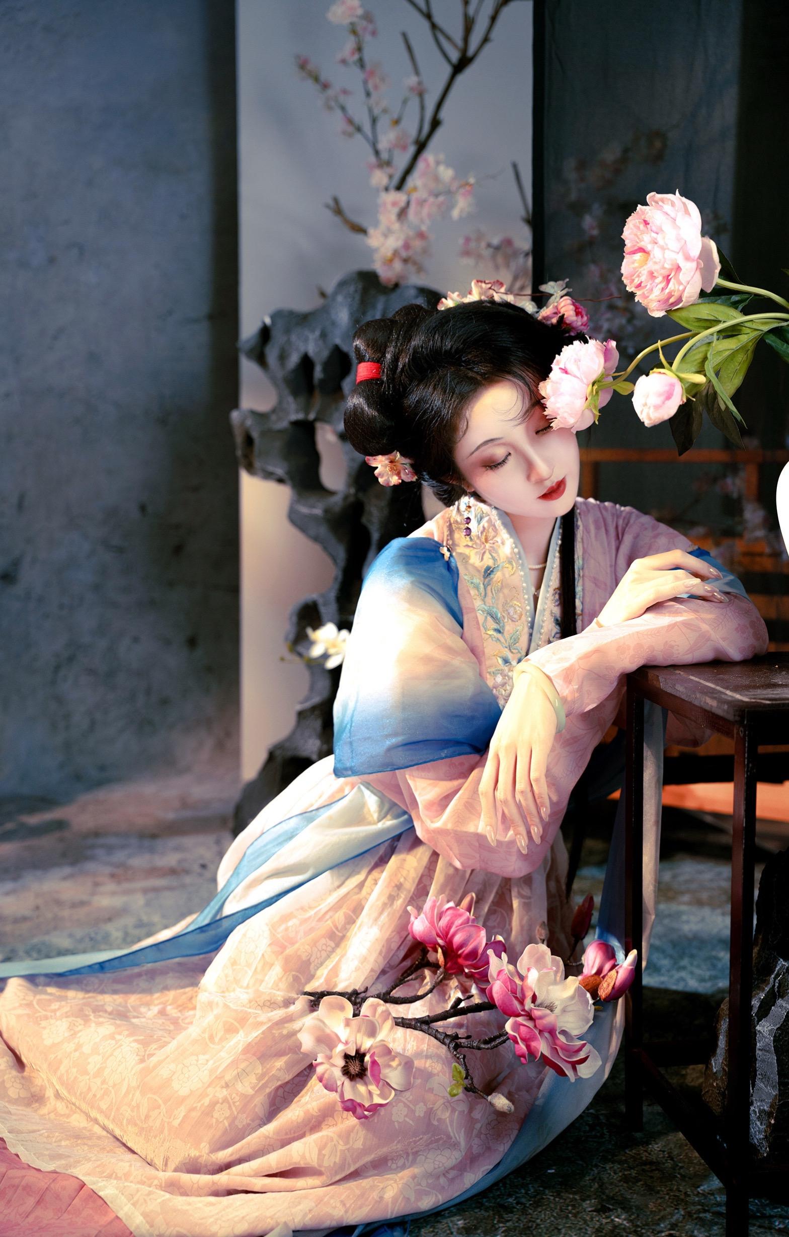 “冷月葬花魂”