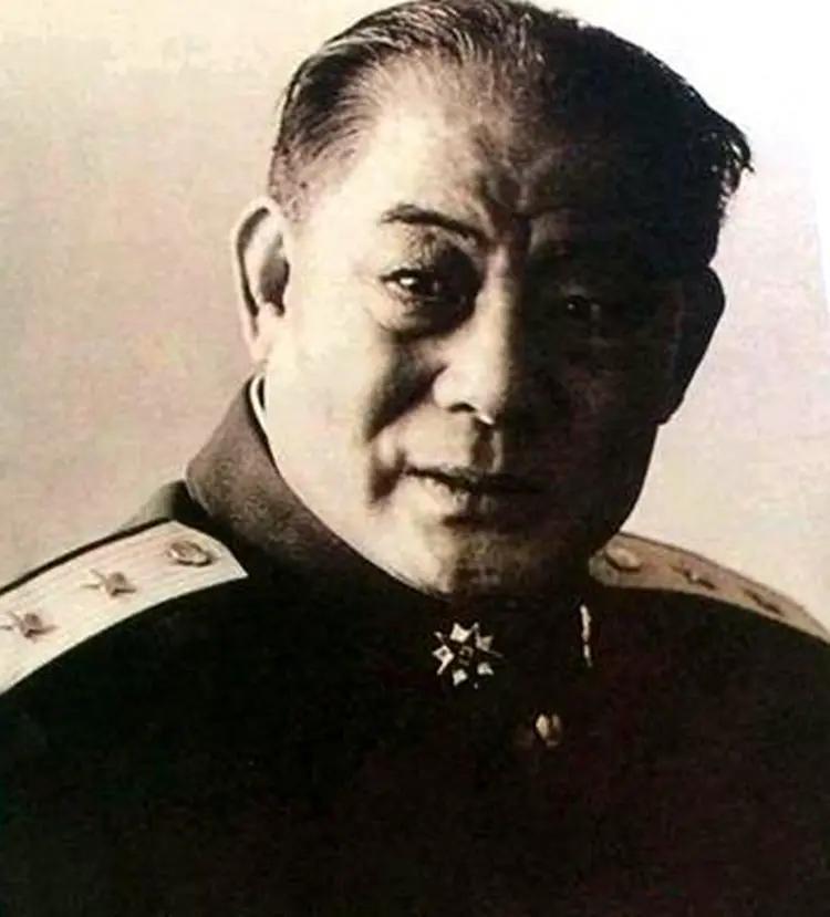 他资历老，1988年以正军职授予中将，在军中少有，享年78岁。这个将军是谁？
