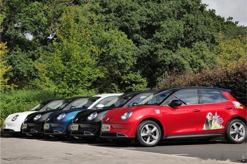 2024年伦敦时装周官方汽车合作伙伴，欧拉好猫（GWM ORA 03），穿行伦敦