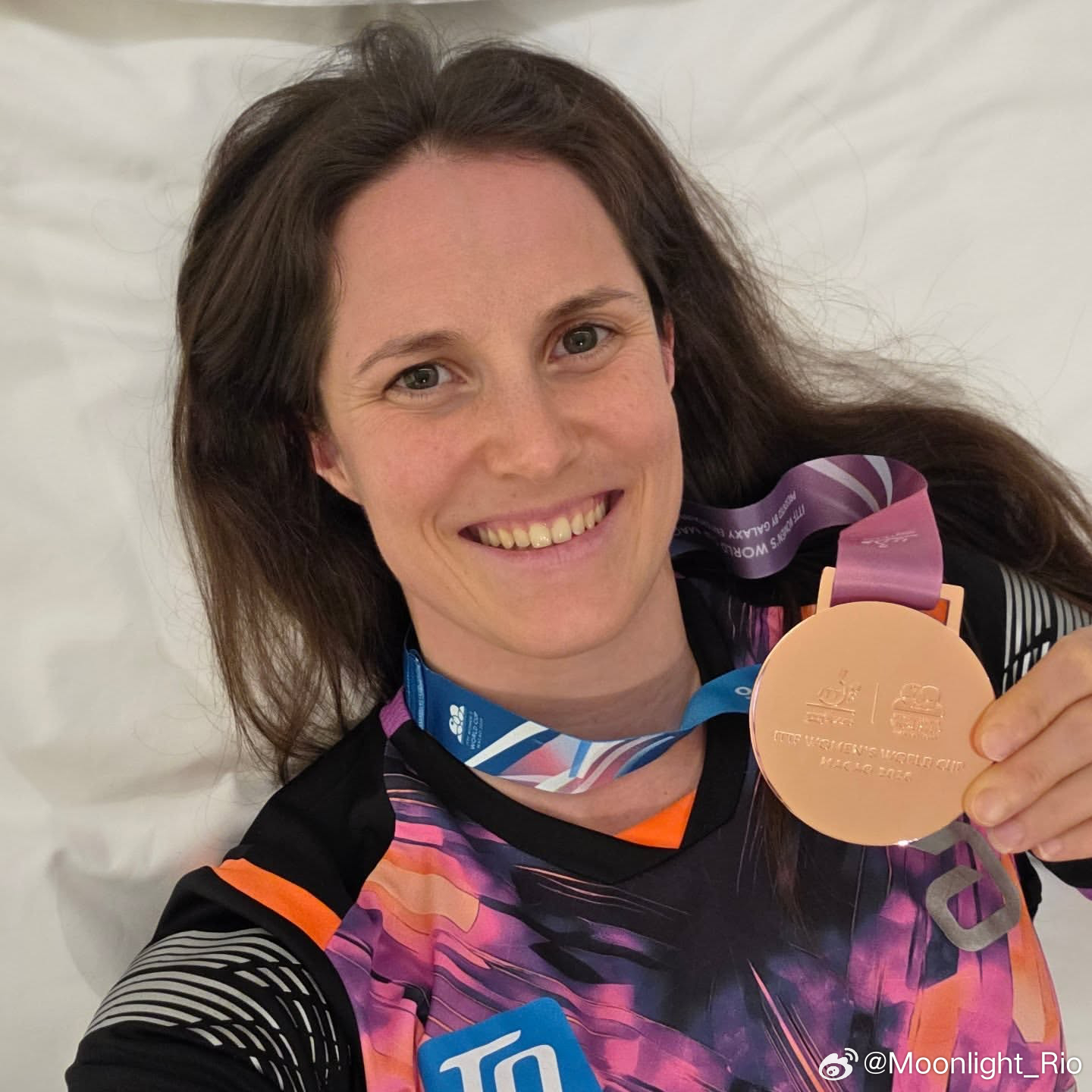 沙宾·温特：很累，但非常开心！！这真是不可思议的一周，以世界杯第三名收官。感谢所