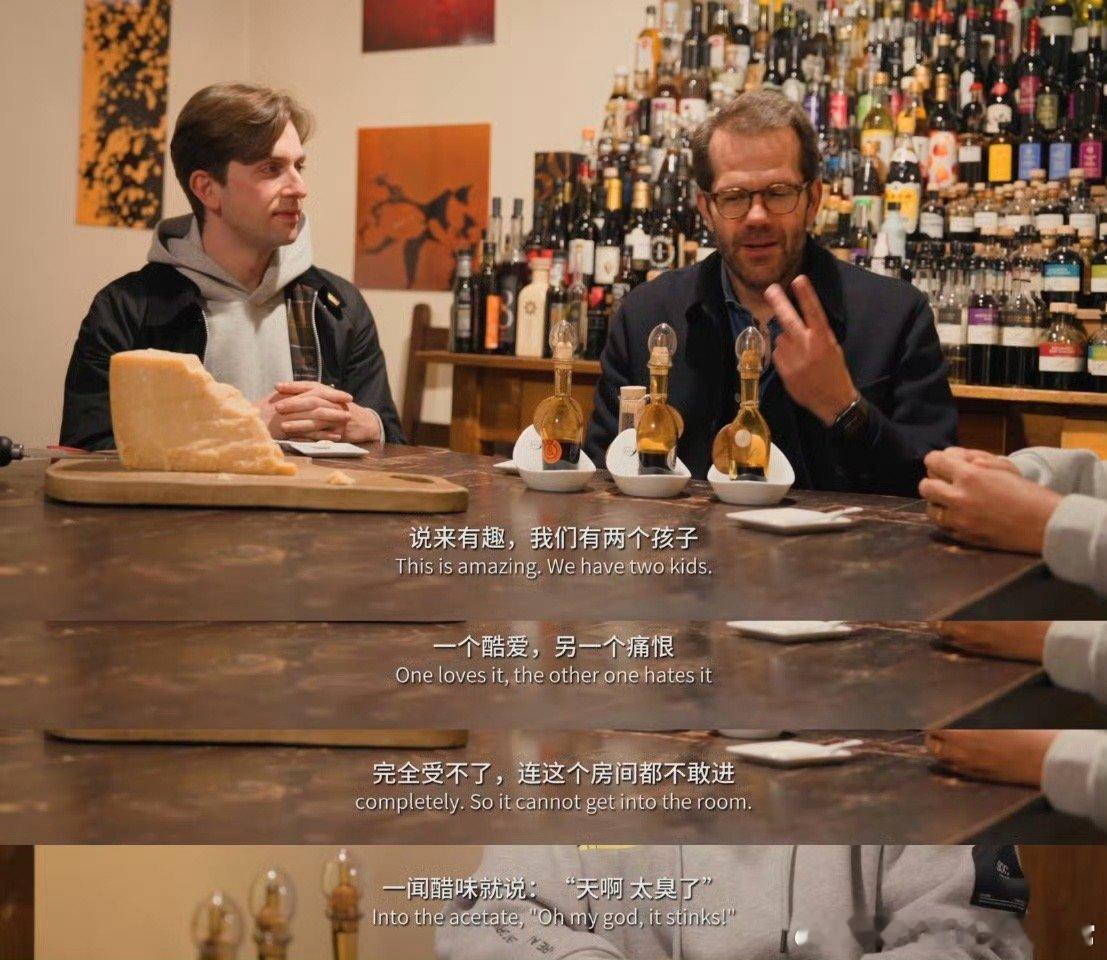 吴彦祖聊到孩子笑成这样了吴彦祖一聊到孩子就笑了，眉眼柔和下来的瞬间真的太戳人了，