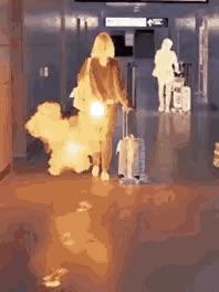 热成像对人体的识别。
不得不说以后的热成像技术是越来越发达。