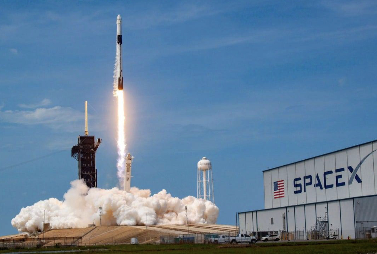 SpaceX超越亚马逊跻身全球前五马斯克的SpaceX上市后已经连涨三天，市值一