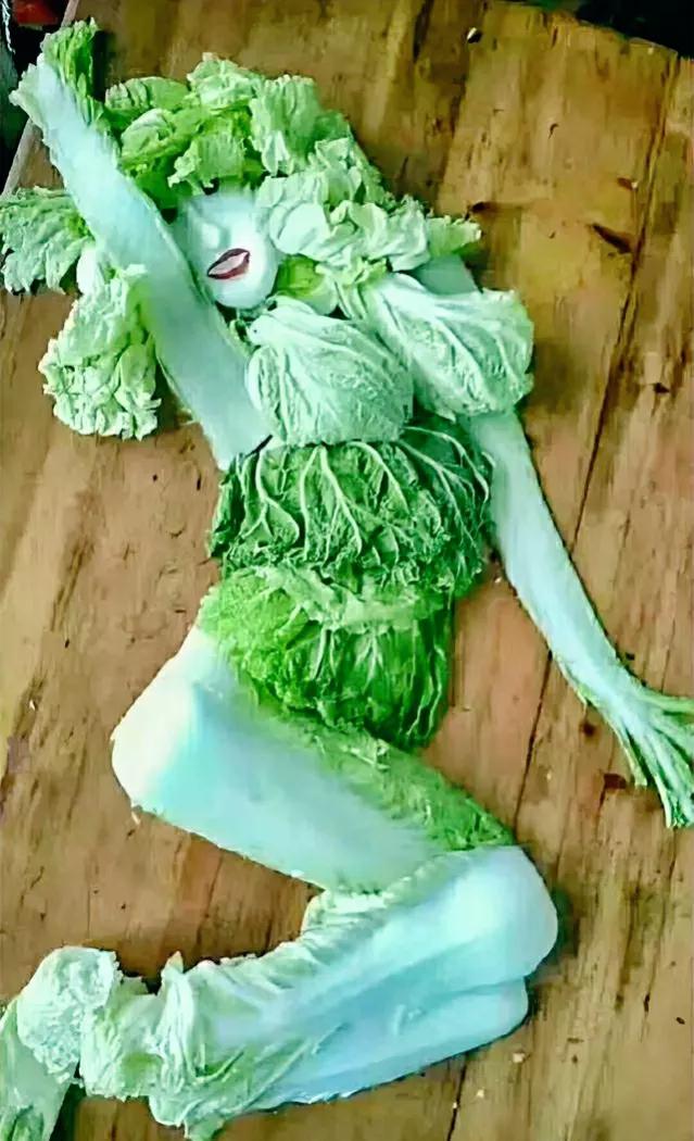 用白菜拼个美女，还挺好看