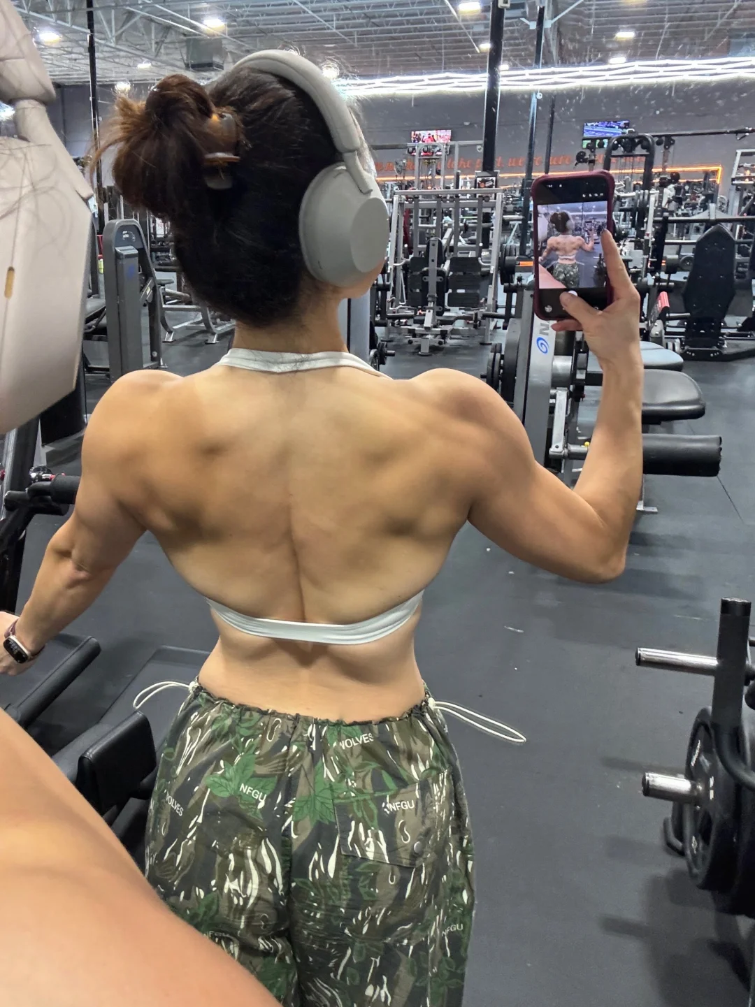 167/60kg 健身人的背影杀