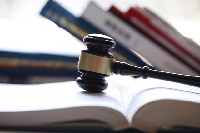 公考报名“注水”刷人数围岗，夫妻俩虚假报名758次非法获利2万多元，涉案两人获缓刑