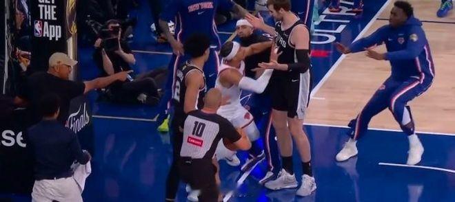 文班亚马掀翻布伦森北京时间6月9日的NBA总决赛G3，本来就是万众瞩目的悬崖战，