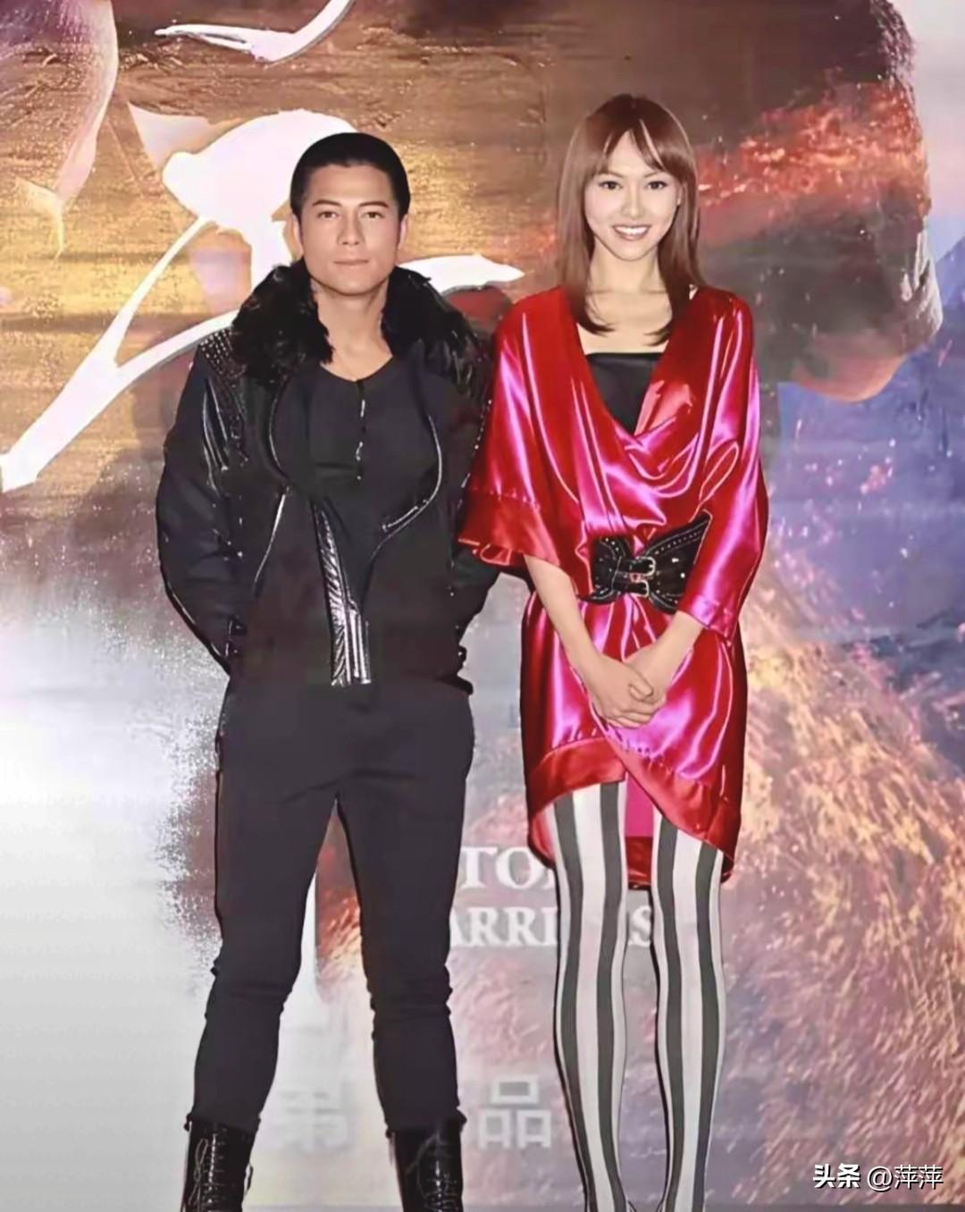 郭富城一身黑色劲装，利落短发衬得眼神锐利如鹰，站姿挺拔，气场沉稳又带着锋芒，即便