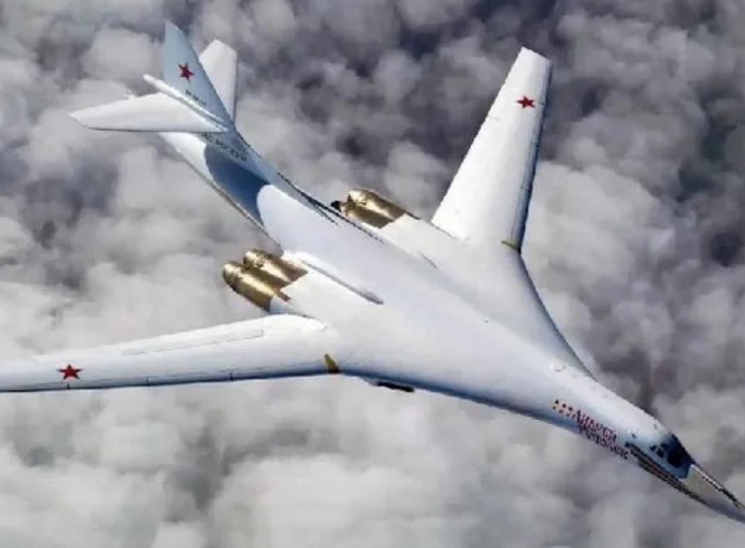 俄罗斯空天军又放出了一记重磅消息。5月11日，被雪藏五年的图-160M“彼得·杰