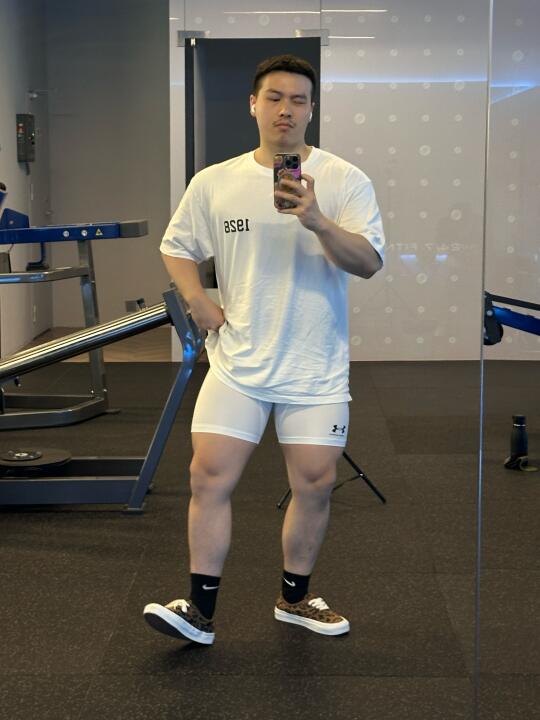 腿粗粗的