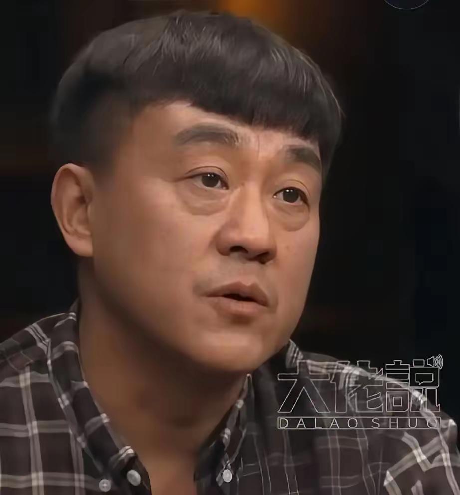 土生土长的北京户口，国家一级演员何冰，还有两年就满60岁要退休了。人艺直接就给办