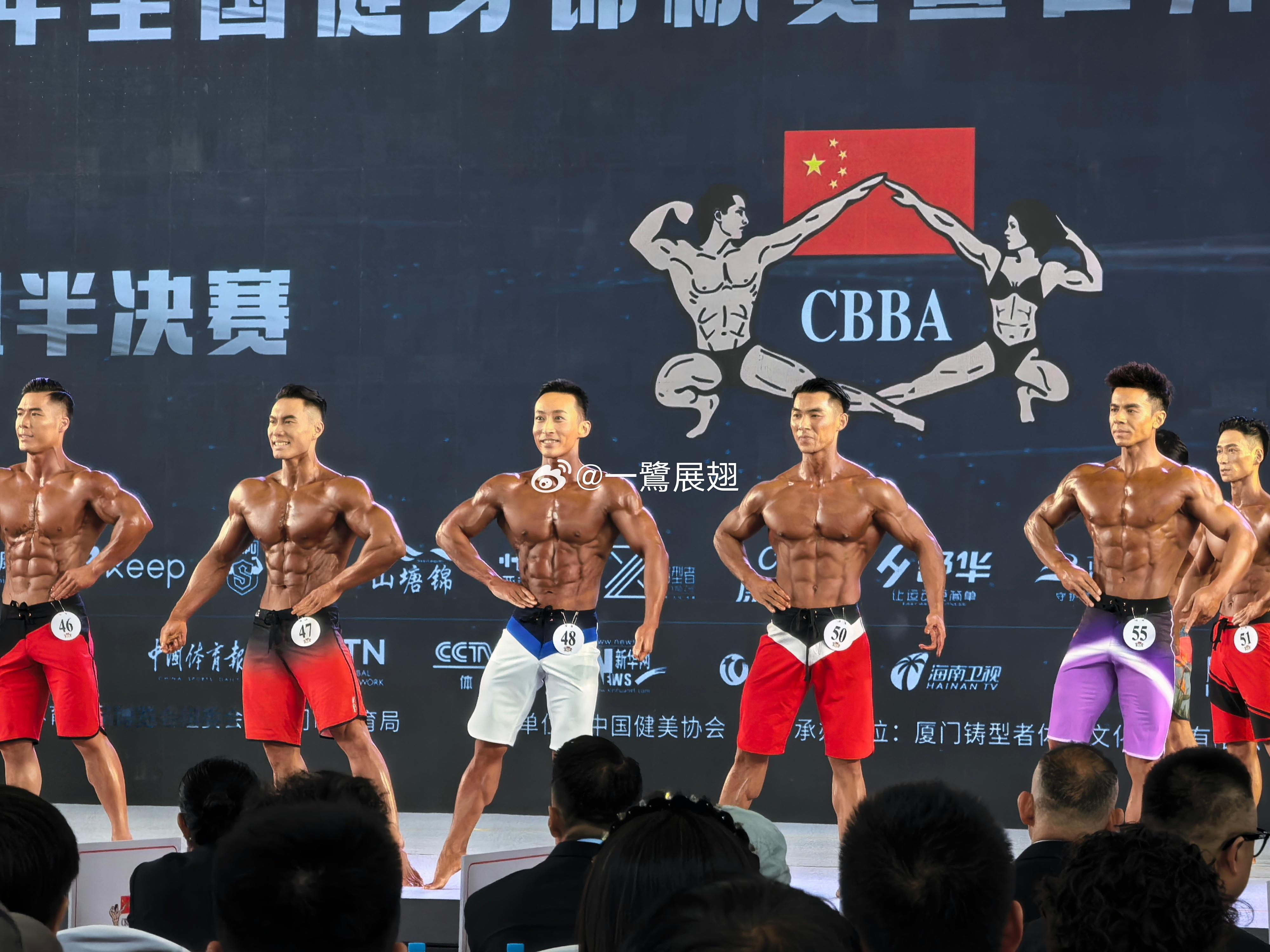 中国体博会的健身比基尼比赛和世界冠军签名球拍厦门·厦门市会展中心