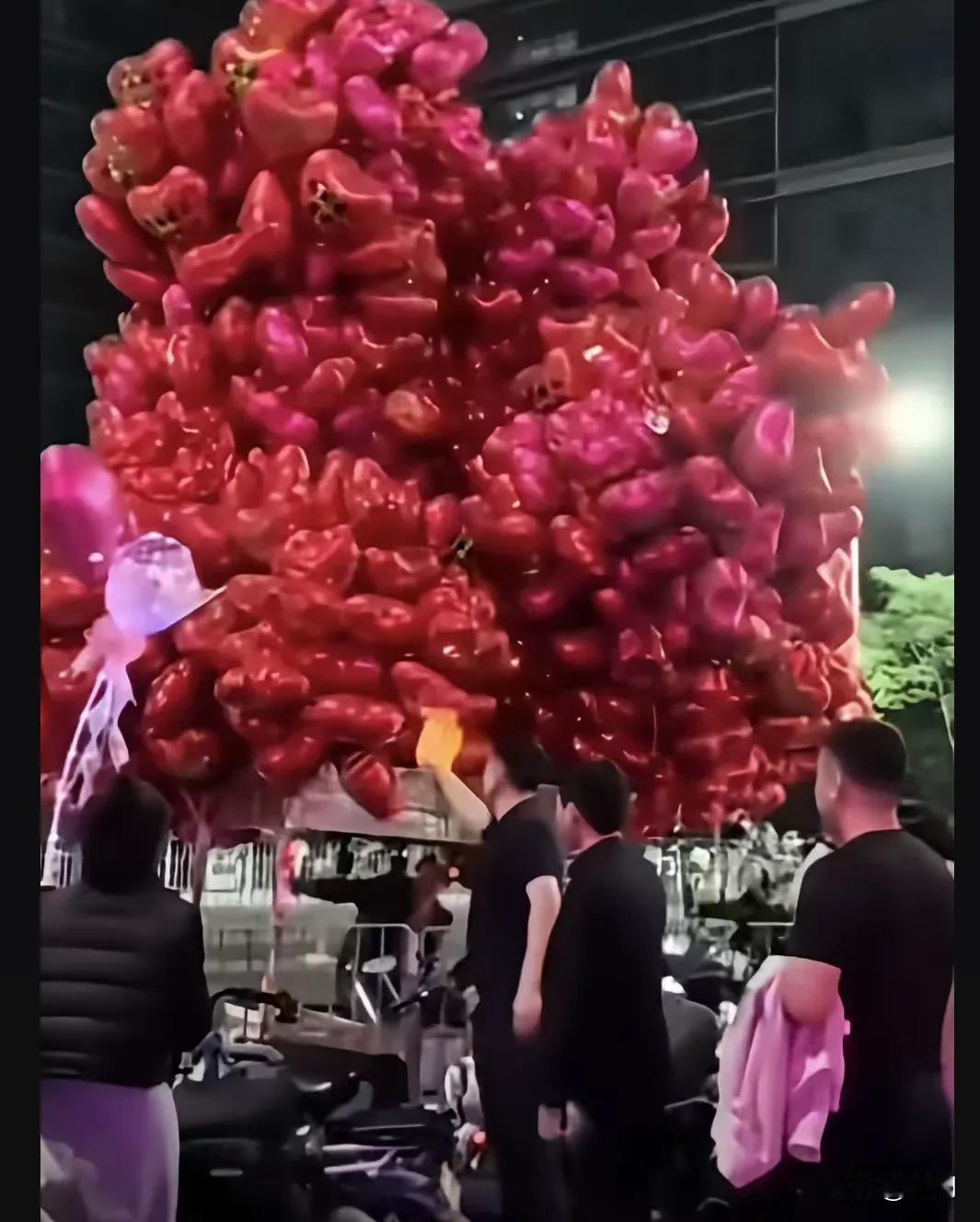 一瓶酒一个打火机，男子跨年夜被刑事拘留！事发2025年12月31日晚上23点左右