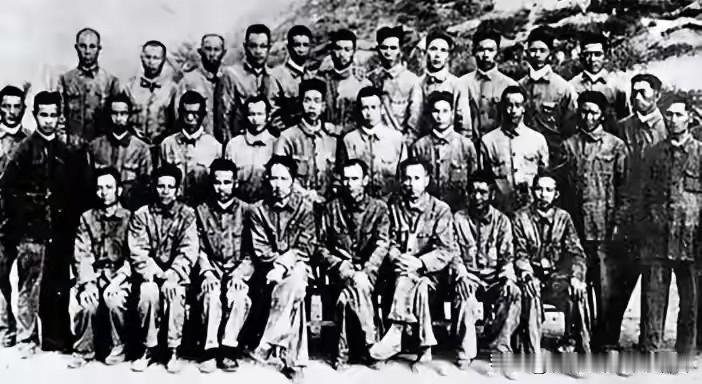 1946年7月，延安城南的吉家村锣鼓喧天，一支国民党军车队缓缓驶入人们的视野。国