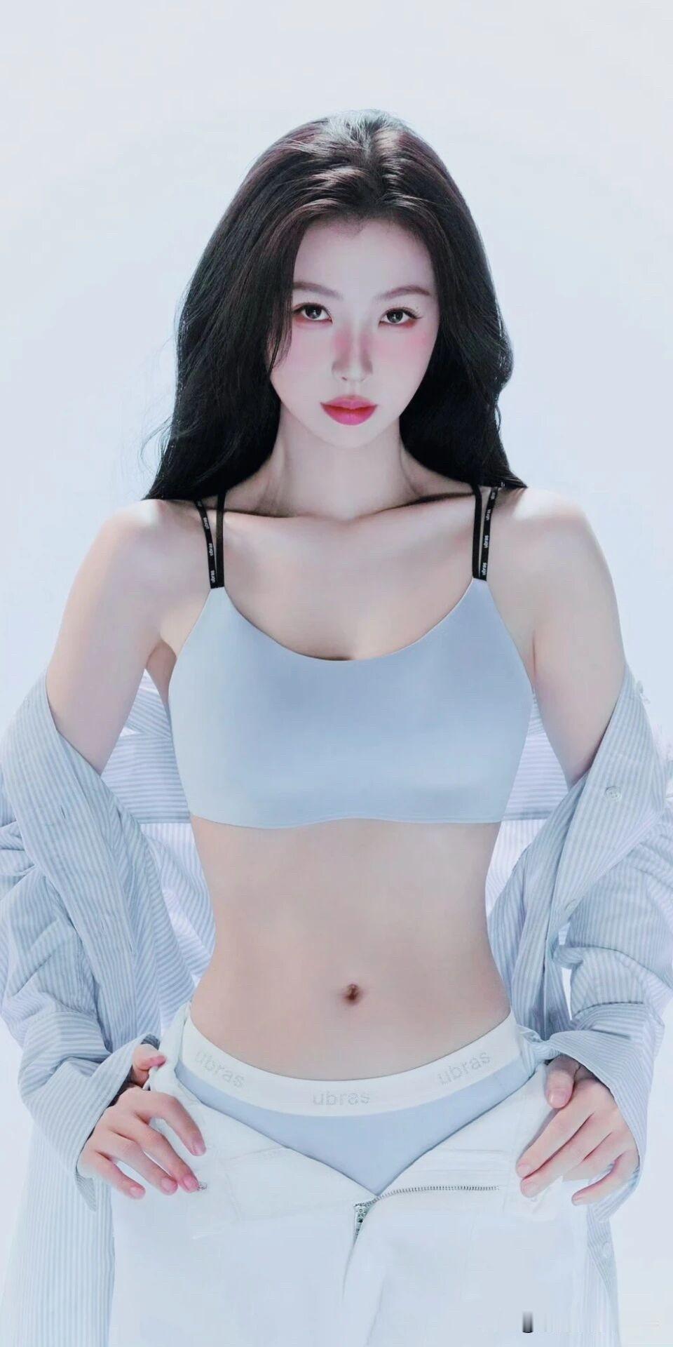 虞书欣柔美魅力