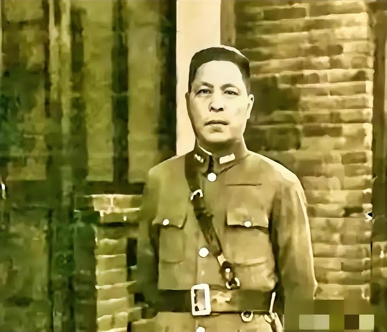 1947年11月，解放军给郏县的国军中将武庭麟送去劝降信，武庭麟下令将送信人杀掉