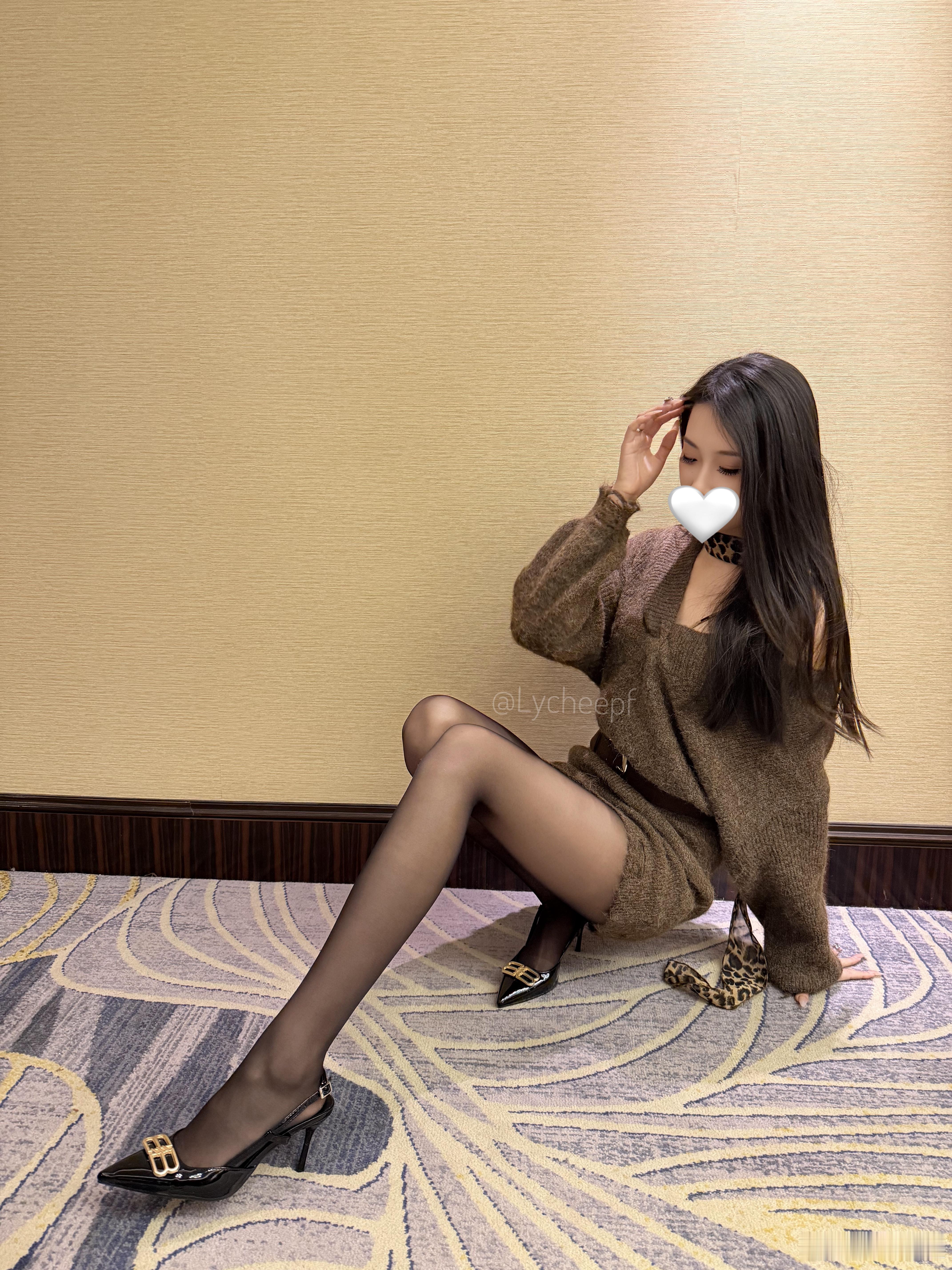 不知道 很曼妙泡芙lychee今天穿什么olsilk