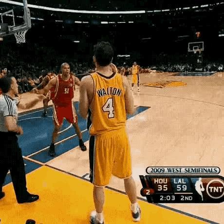 美媒发布两张动图并吐槽: NBA真的越来越了难看了！ ​​​
