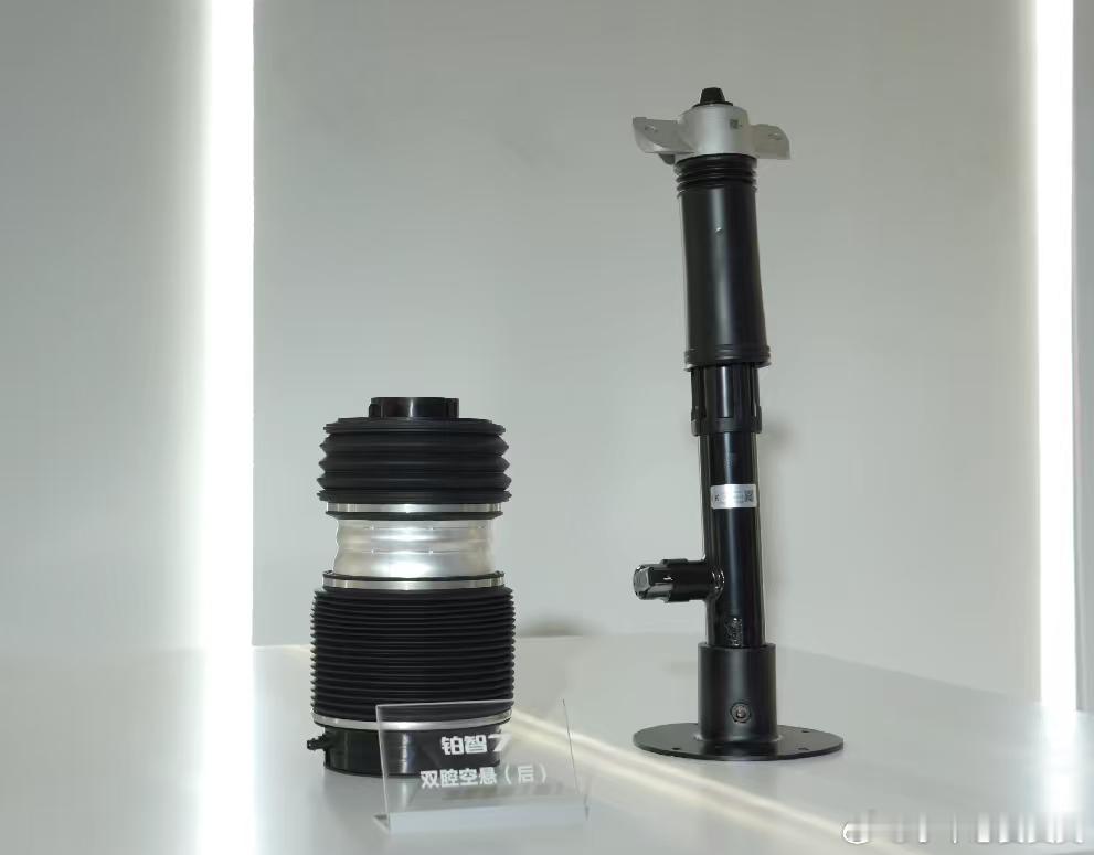 丰田豪华旗舰铂智7定于3月上市我觉得懂中高级车的还得是丰田，铂智7作为首款豪华纯