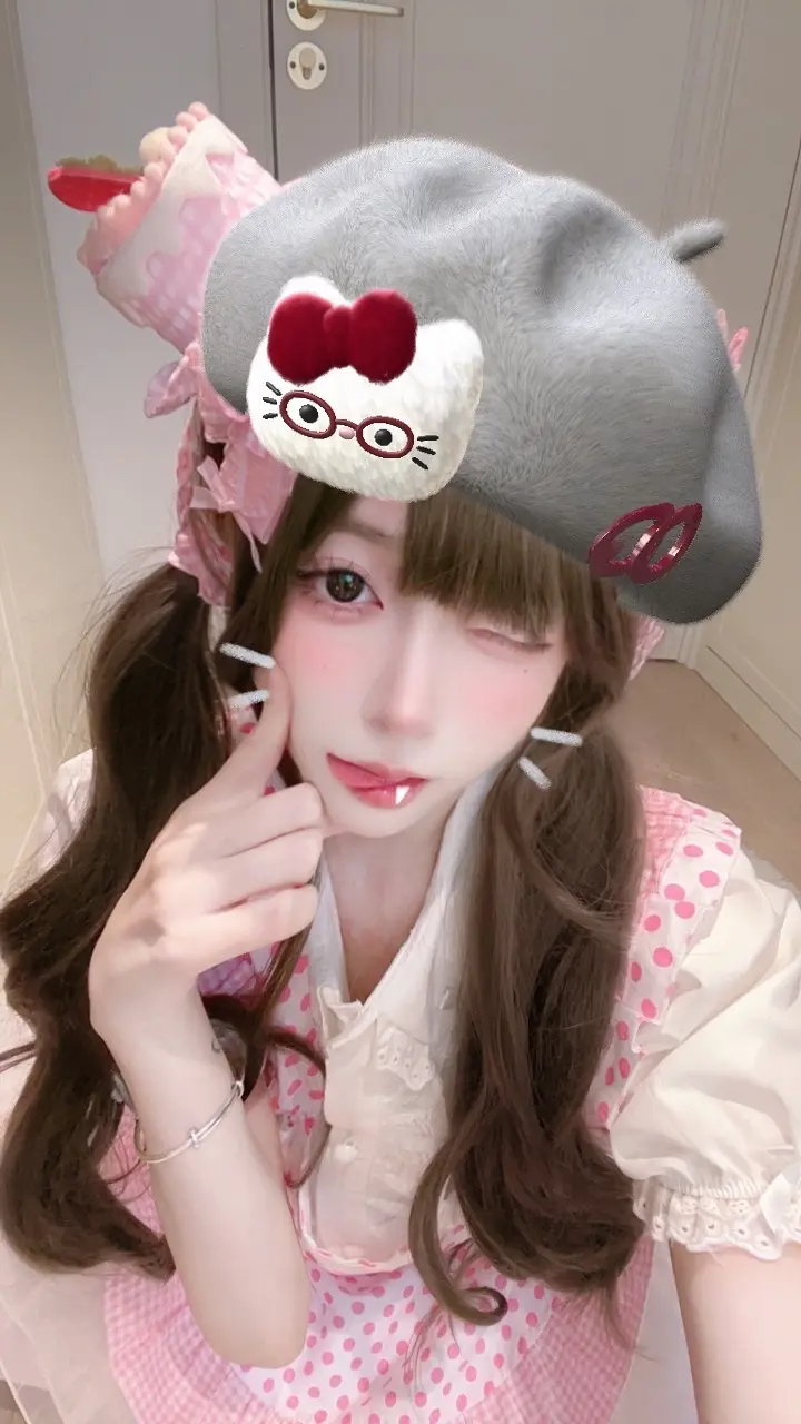 平时叫妈妈的怎么今天不吱声了女仆装