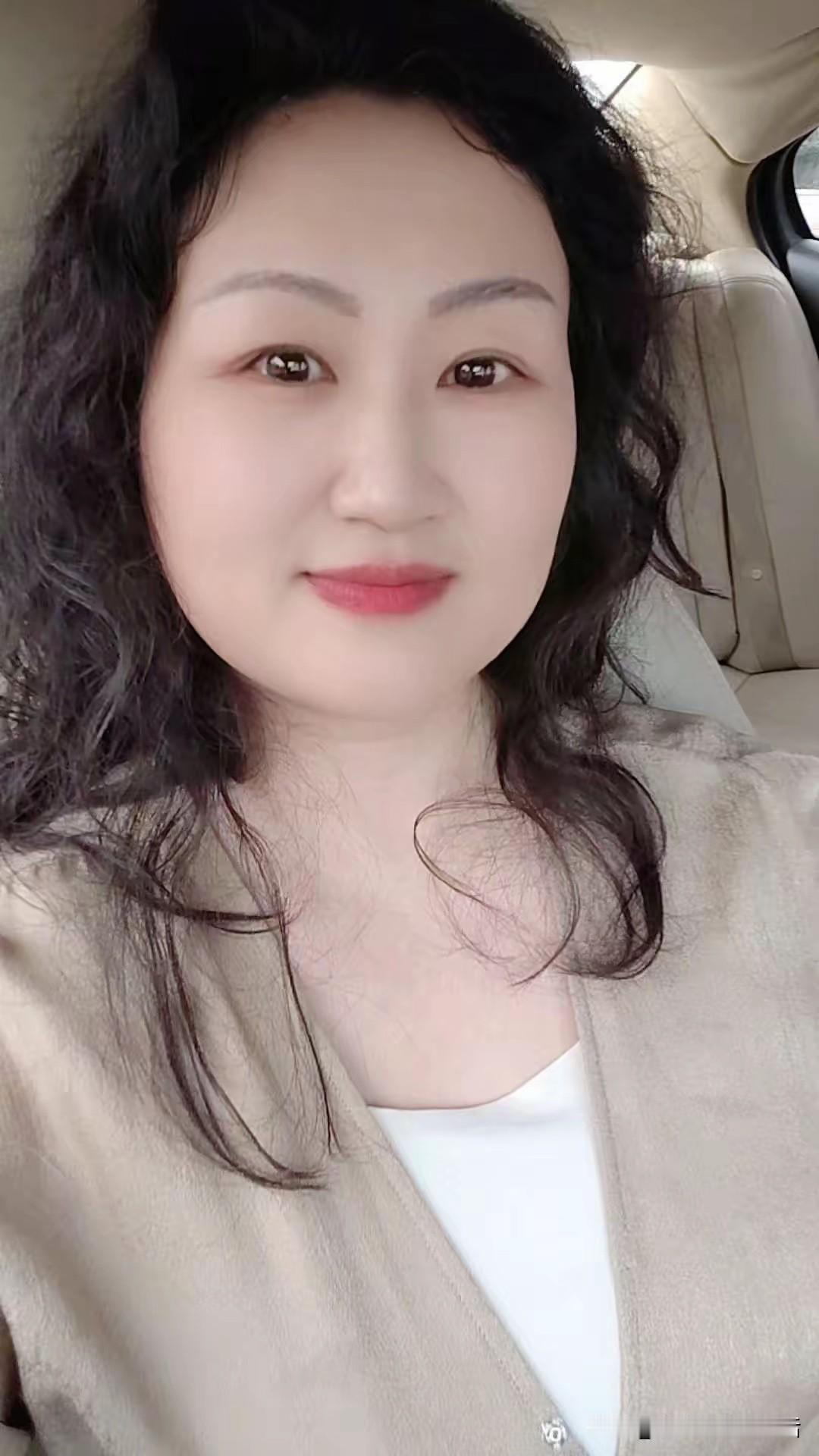 男人们记住了
结婚不能拿彩礼
拿得越多女人就跑得越快
彩礼是买不到女人的
也更加