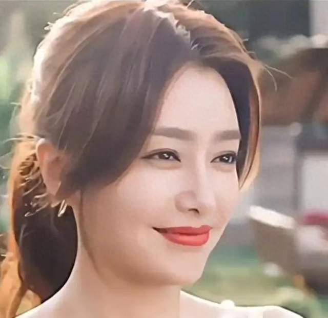 46岁秦岚！人间水蜜桃至今未婚未育