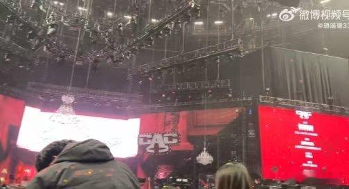 Capper散场bgm是难忘今宵 Capper太有想法啦！散场用《难忘今宵》当b