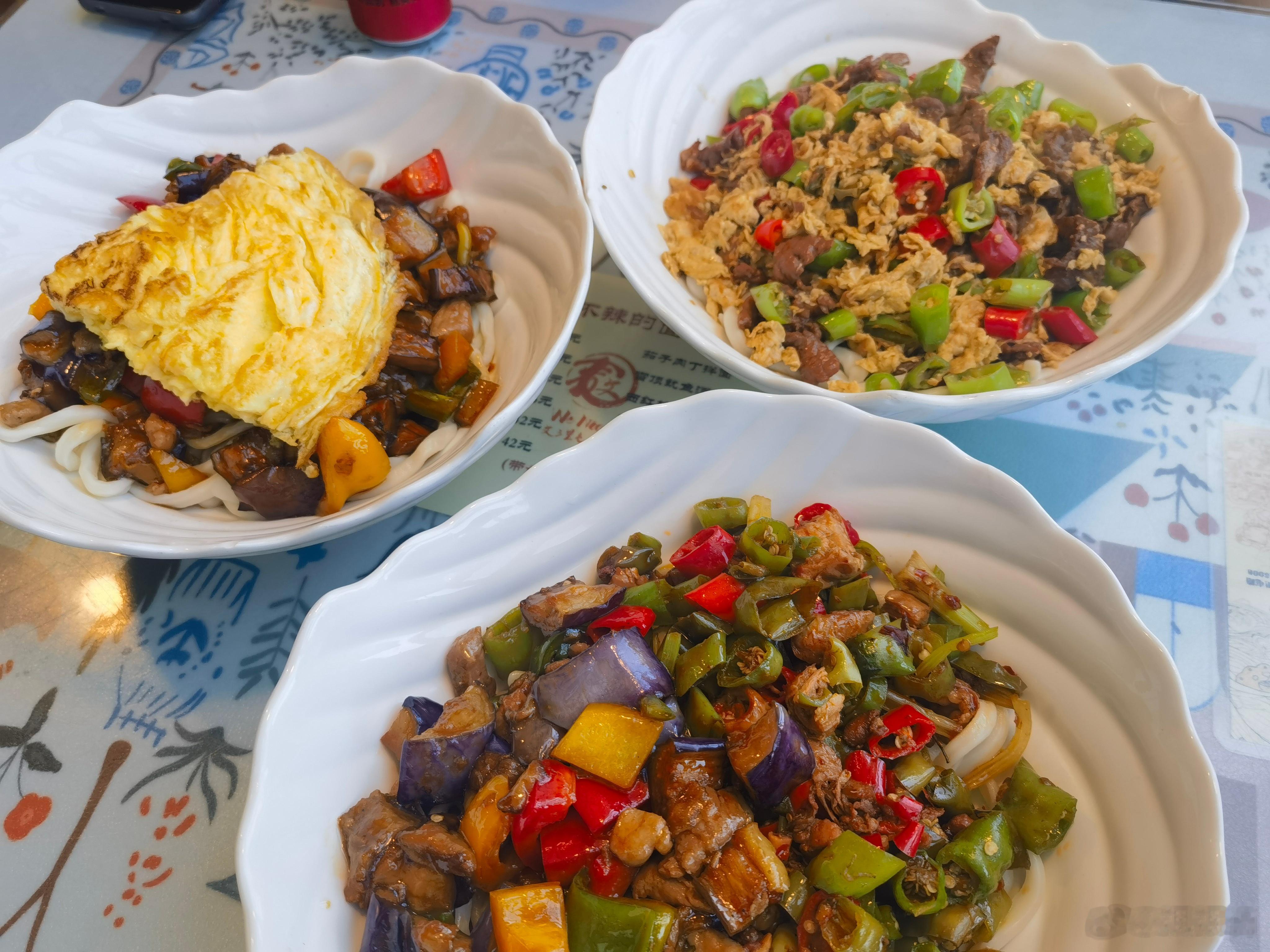 网红拌面，也就那样，不便宜，我这一份将近70元。美食 ​​​
