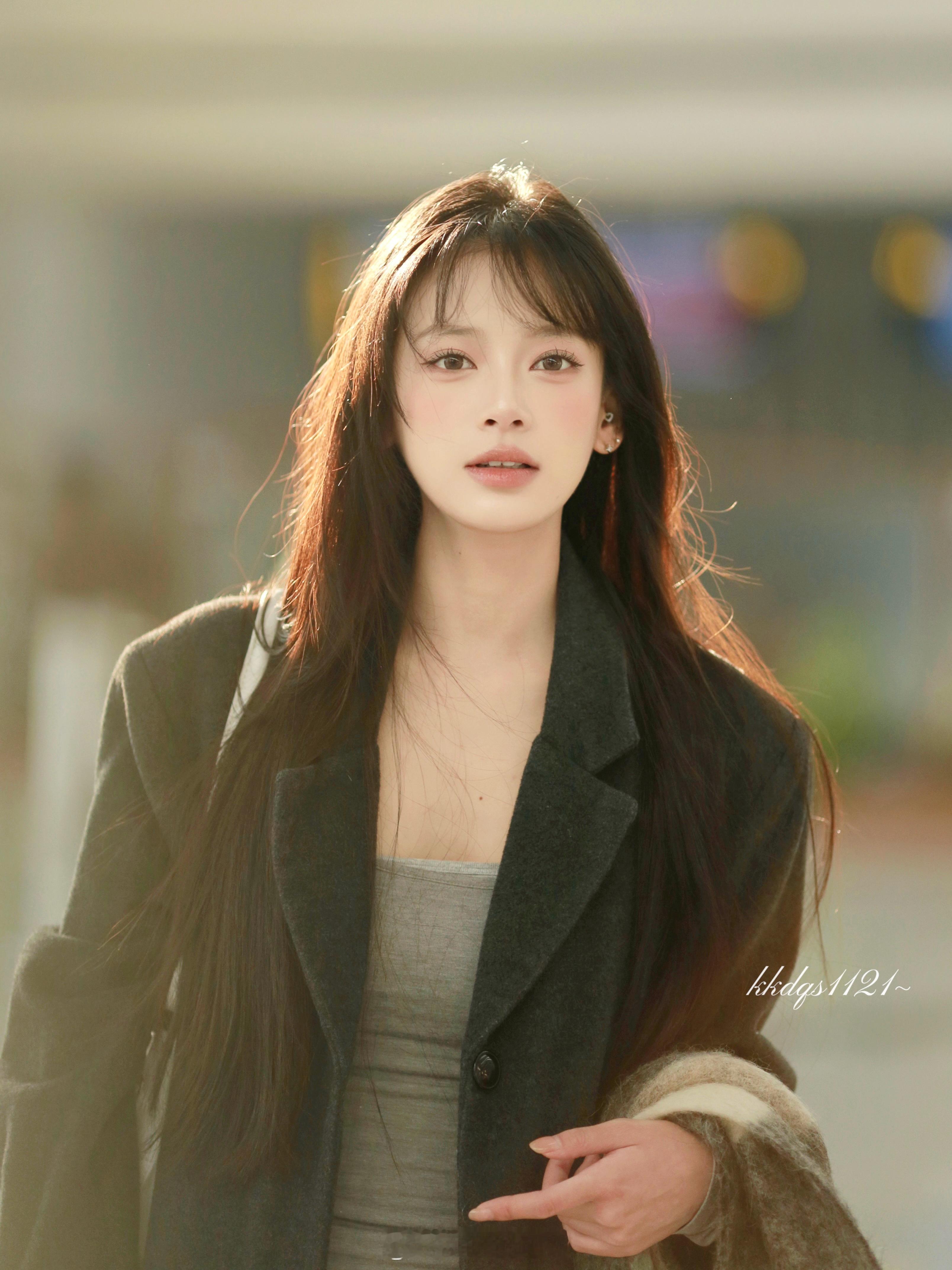 假装是站姐给朋友拍照就会得到… 