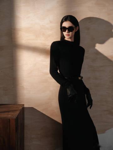 王楚然 黑天鹅 谁能抵挡王楚然今晚黑天鹅造型的诱惑？全黑穿搭、黑皮手套、黑长直发